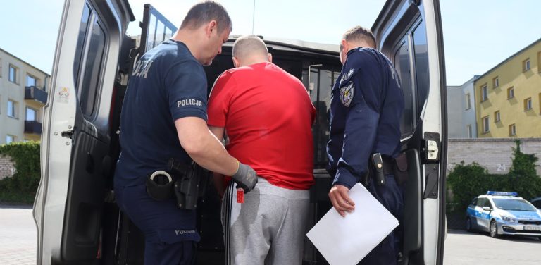 Dwaj mężczyźni w ubiegłym roku pobili i torturowali współpracownika z Ukrainy, a potem go zamordowali (fot. KPP Lębork)