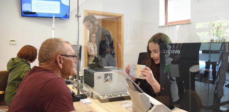 Zamiejscowy Wydział Komunikacji i Transportu w Czersku jest czynny od poniedziałku do piątku w godzinach od 7:30 do 15:00 (fot. Facebook/Gmina Czersk)