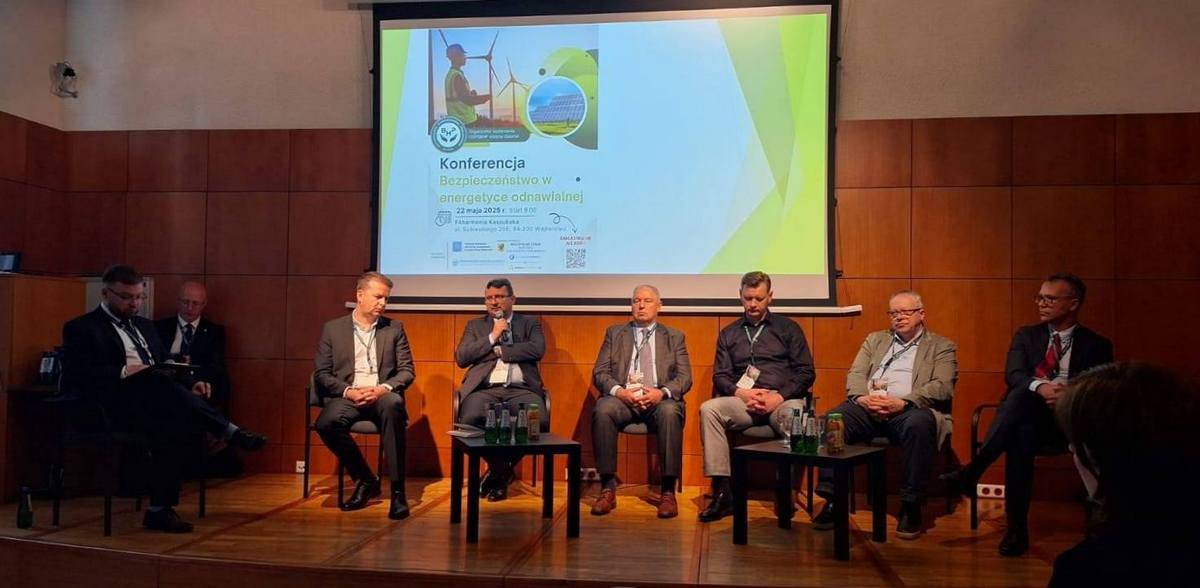 Podczas konferencji w Wejherowie poruszono szereg zagadnień związanych z energią wodorową i eksploatacją stacji wodorowych (fot. Facebook/OSPS BHP oddział Gdańsk)