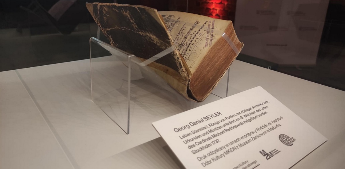 Starodruk "Żywot Stanisława I" (fot. Radio Gdańsk/Mateusz Czerwiński)