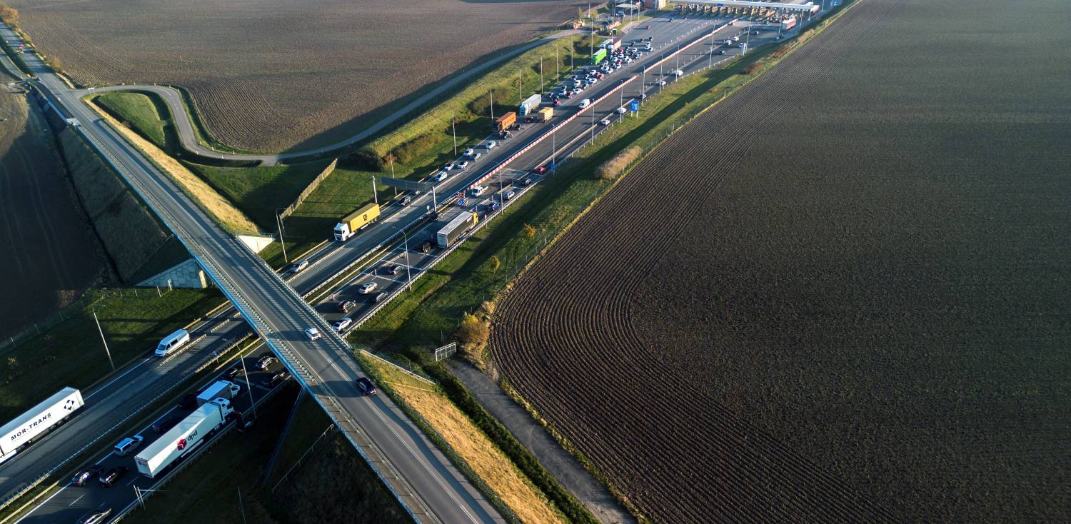 Bramki na autostradzie A1 w Rusocinie. 25.10.2024 r. (fot. Daniel Słoboda / KFP)