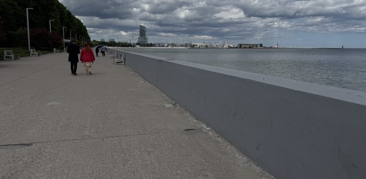 Bulwar Nadmorski w Gdyni po remoncie umocnień (fot. Radio Gdańsk/Marcin Lange)