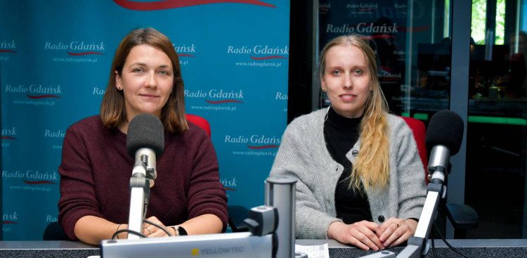 Psycholożki Ewa Zach i Katarzyna Białek w audycji "Więcej Serca i Mniej Barier" (fot. Radio Gdańsk/Pola Malańska)