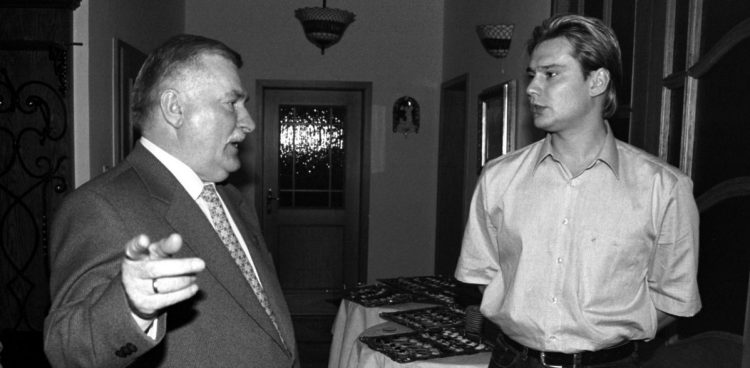 Na zdjęciu Lech Wałęsa z synem Sławomirem (fot. KFP/Maciej Kosycarz)