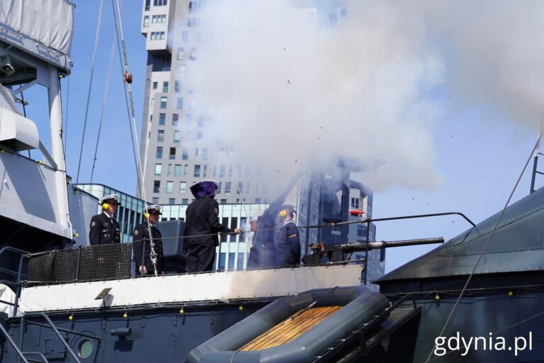 ORP „Błyskawica” rozpoczęła 50. sezon wystawienniczy. Gdynia, 01.05.2025 r. (fot. Magdalena Starnawska/gdynia.pl)