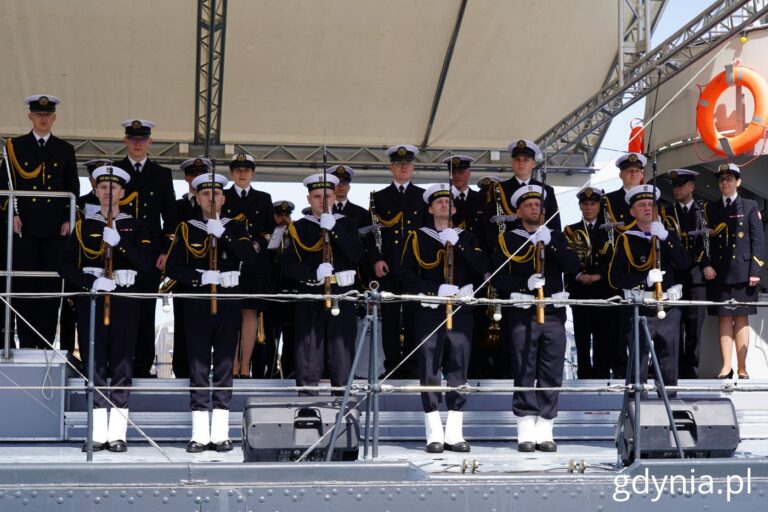 ORP „Błyskawica” rozpoczęła 50. sezon wystawienniczy. Gdynia, 01.05.2025 r. (fot. Magdalena Starnawska/gdynia.pl)