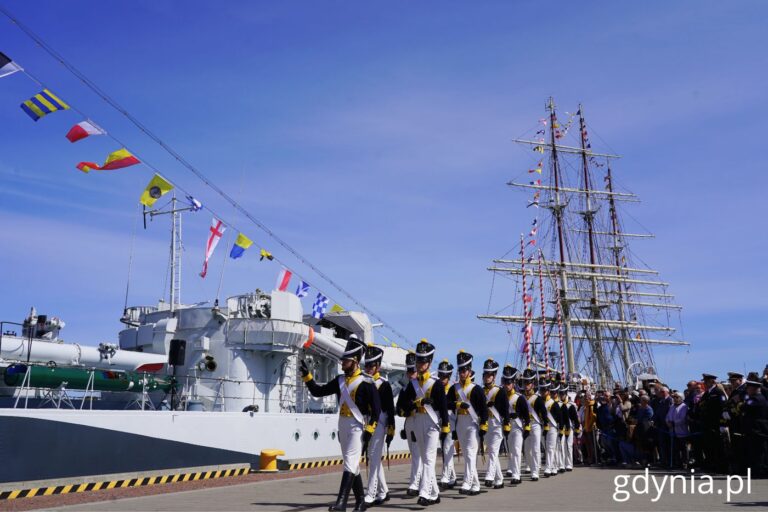 ORP „Błyskawica” rozpoczęła 50. sezon wystawienniczy. Gdynia, 01.05.2025 r. (fot. Magdalena Starnawska/gdynia.pl)