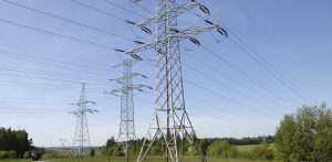 Słupy energetyczne na Pomorzu, zdjęcie ilustracyjne (fot. Maciej Kosycarz / KFP)