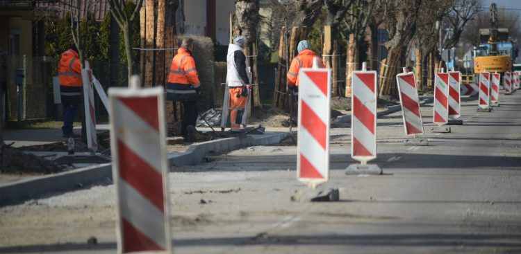 Wymiana nawierzchni, zdjęcie ilustracyjne (fot. Andrzej J. Gojke / KFP)