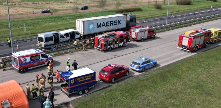 Miejsce wypadku na autostradzie A1 (Fot. PSP Starogard Gdański)