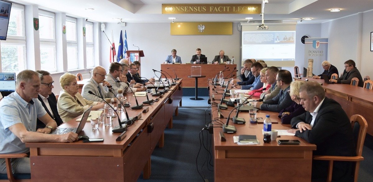 Sesja Rady Powiatu Tczewskiego (fot. Facebook/Powiat Tczewski)