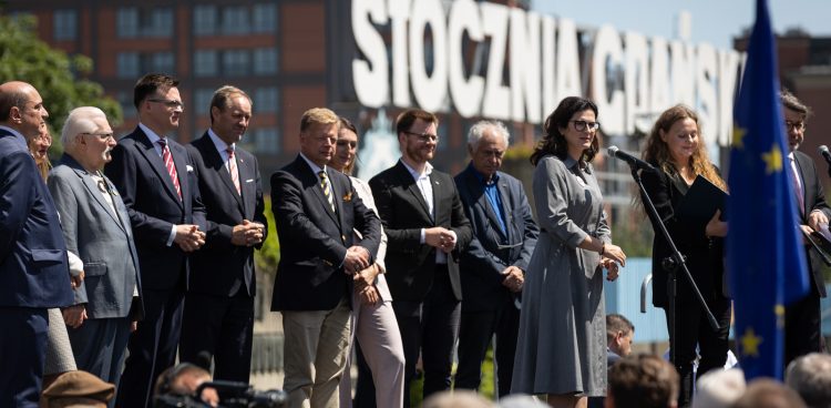 Uroczystość upamiętnienia narodzin polskiej demokracji w 35. rocznicę wyborów 4 czerwca 1989. (Fot. Radio Gdańsk/Roman Jocher)