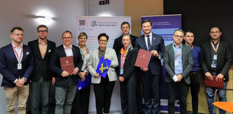 Podpisanie umowy na dofinansowanie tras rowerowych (fot. D. Paszliński/gdansk.pl)