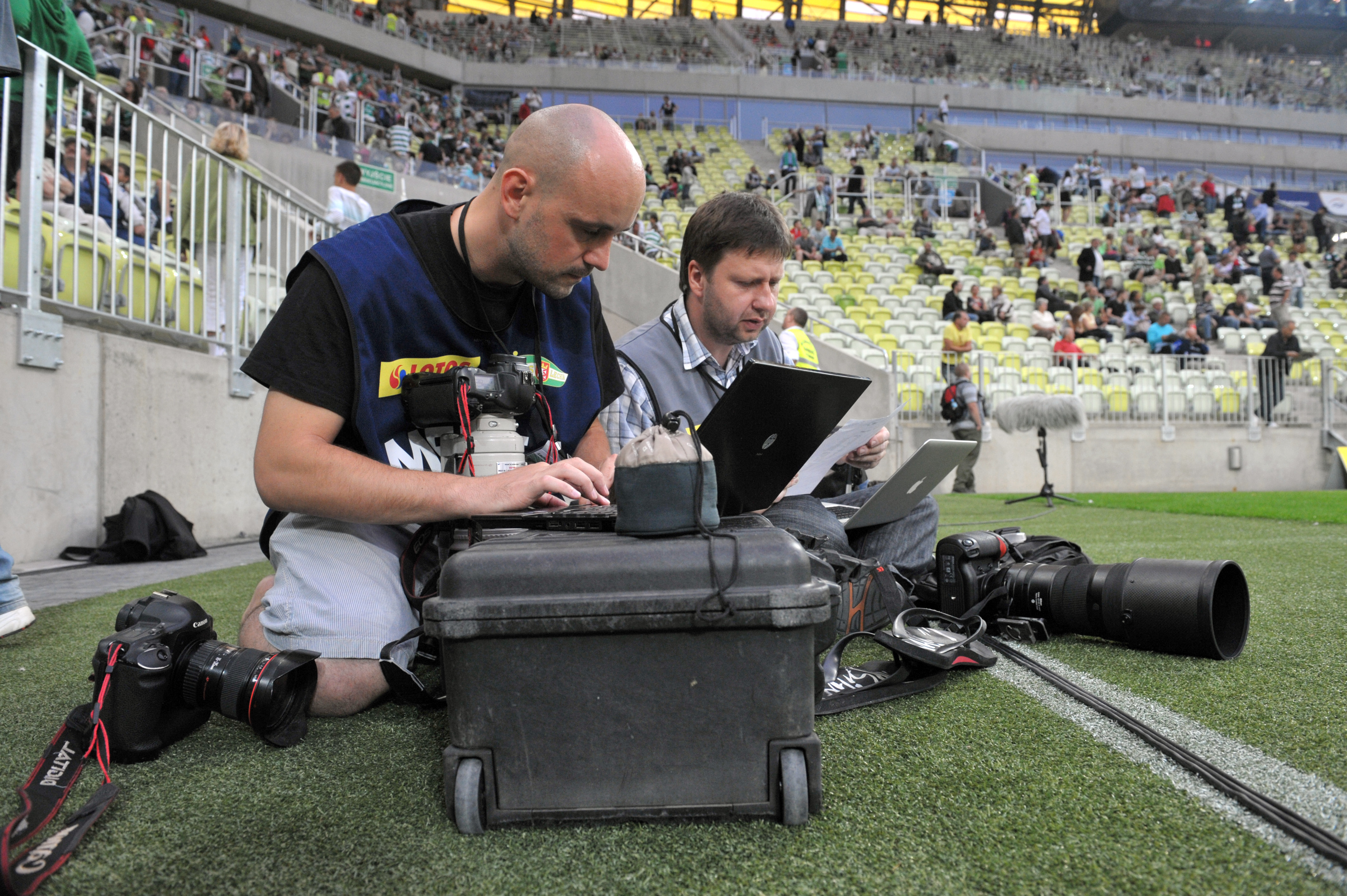 (Wojciech Figurski -z lewej. Fot. Maciej Kosycarz / KFP)