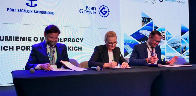 Piotr Gorzeński, Dorota Pyć i Jarosław Siergiej (Fot. Port Szczecin-Świnoujście)