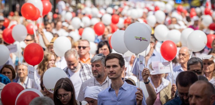 Jedna z poprzednich edycji Marszu Dla Życia i Rodziny (fot. KFP/Krzysztof Mystkowski)