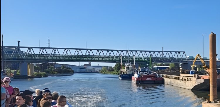 Elbląg. Nabrzeże, przy którym ma powstać nowy terminal portowy (fot. Radio Gdańsk/Marek Nowosad)