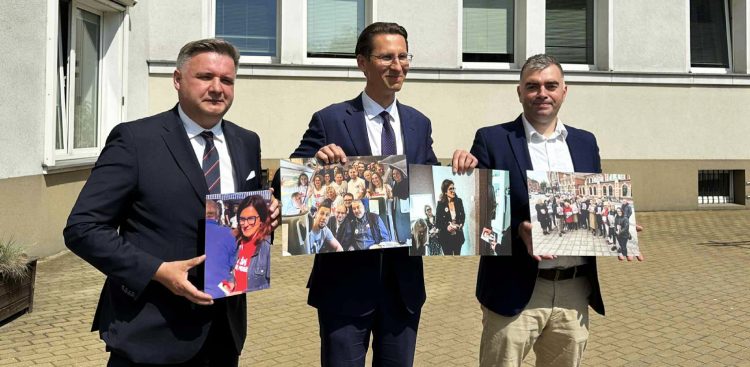 Radni PiS w czasie konferencji dot. zarzutów wobec kampanii profrekwencyjnej Gdańska (fot. Radio Gdańsk/Oskar Bąk)