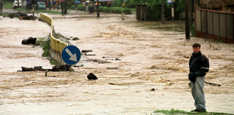 Powódź w Gdańsku w 2001 roku (fot. KFP/Łukasz Głowala)