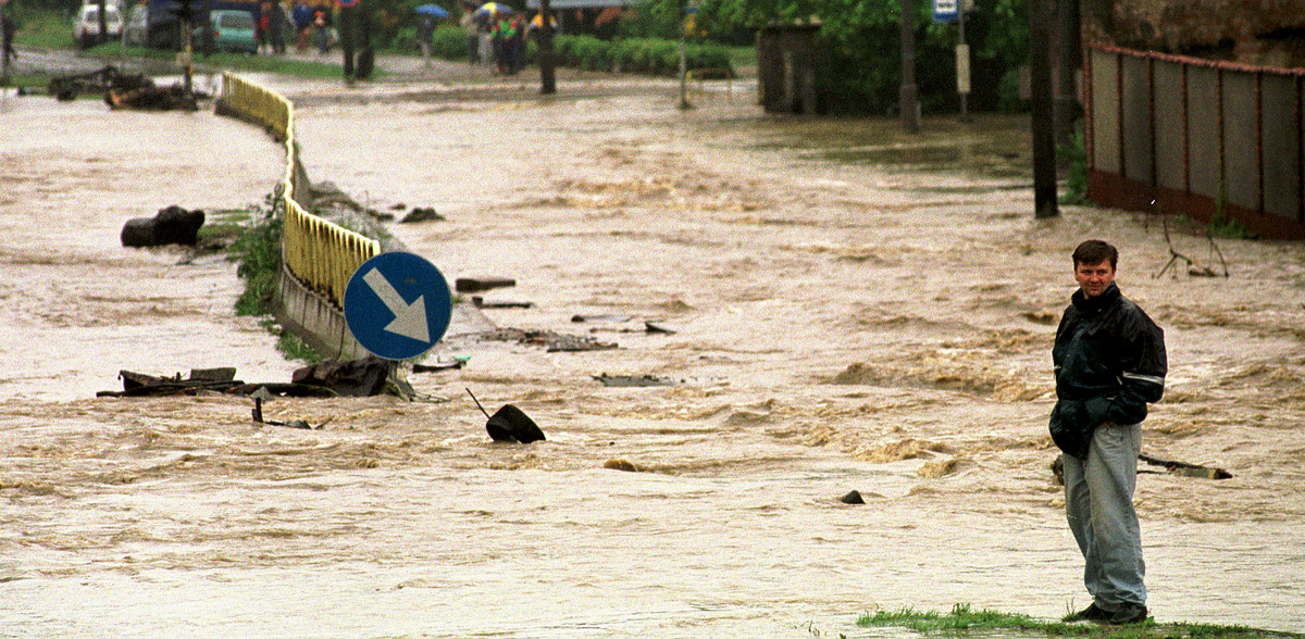 Powódź w Gdańsku w 2001 roku (fot. KFP/Łukasz Głowala)