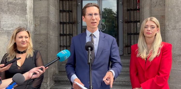 Kacper Płażyński złożył zawiadomienie do Prokuratury Okręgowej w Gdańsku (fot. Facebook/Kacper Płażyński)