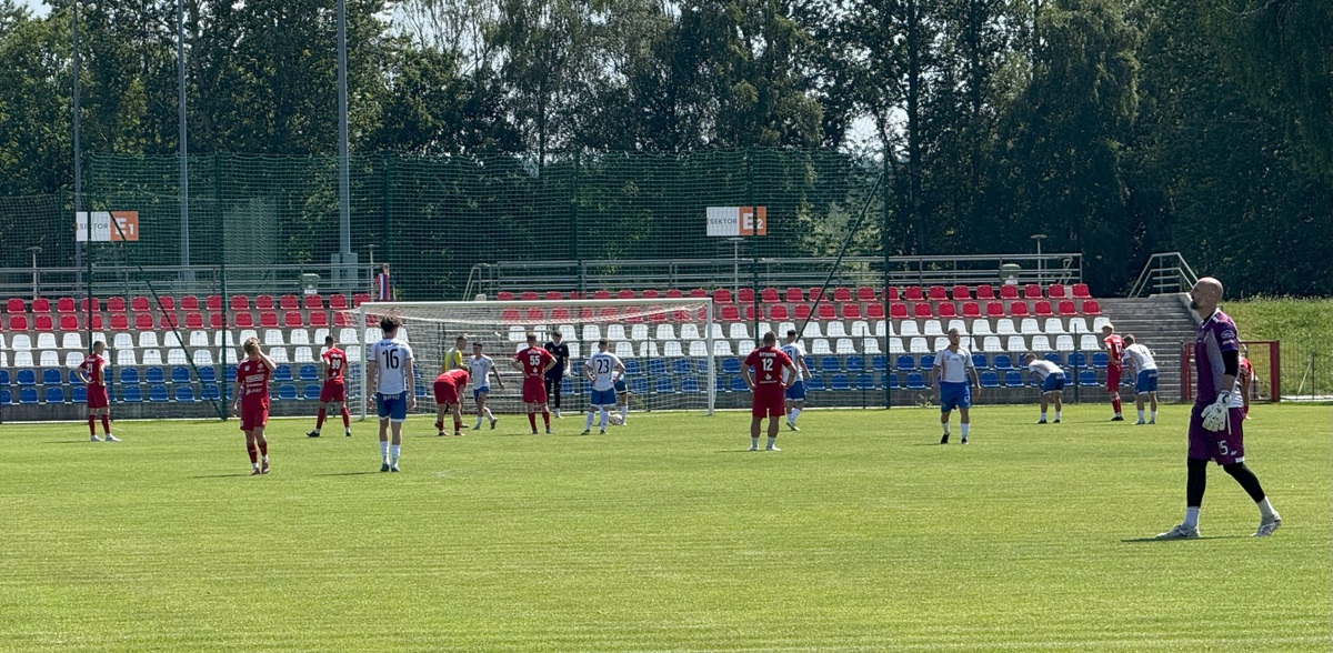 Gryf Słupsk pokonał Bytovię Bytów 3:0 (fot. Radio Gdańsk/Łukasz Kosik)