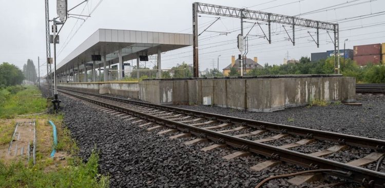 W tej części peronu SKM Gdynia Grabówek powstanie dodatkowe przejście dla pasażerów (fot. gdynia.pl/Michał Sałata)