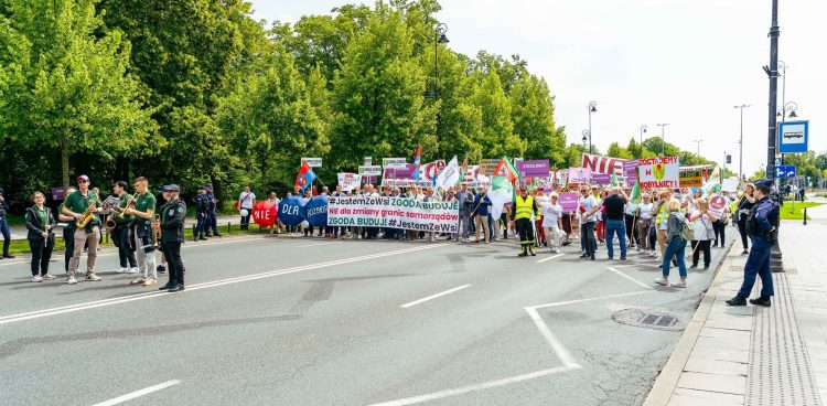 Gminy zapowiadają protest pod siedzibą kancelarii premiera (fot. Radio Gdańsk/Łukasz Kosik)