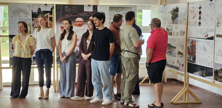 Studenci Politechniki Gdańskiej stworzyli koncepcje zagospodarowania jeziora Jeleń (fot. Radio Gdańsk/Marcin Pacyno)