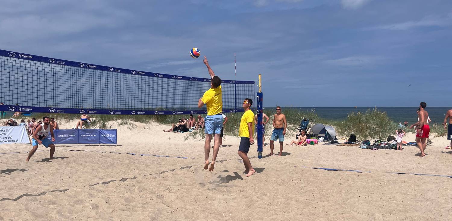 Turniej siatkówki na plaży w Ustce, 06.05.2025 r. (fot. Radio Gdańsk/Joanna Merecka-Łotysz)