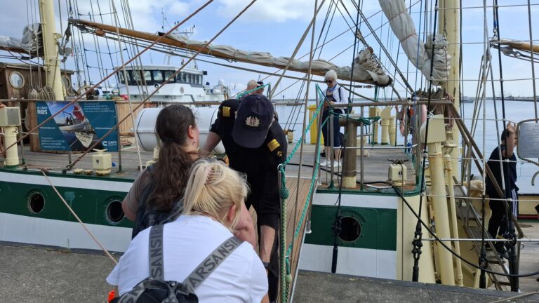 Zaczyna się 19. rejs integracyjny „Zobaczyć Morze”, 26.07.2025 r. (fot. Radio Gdańsk/Anna Rębas)