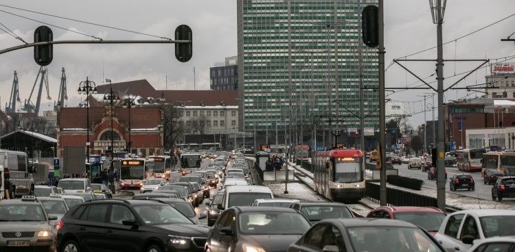 Zdjęcie ilustracyjne, korek na ulicy Wały Piastowskie w Gdańsku (fot. KFP/Krzysztof Mystkowski)