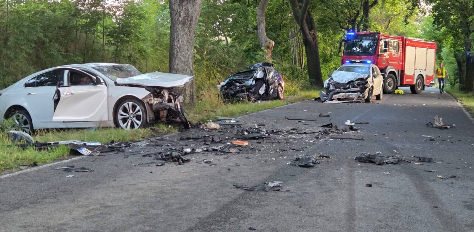 Wypadek z udziałem trzech aut osobowych w miejscowości Sobowidz (fot. OSP KSRG Rościszewo)