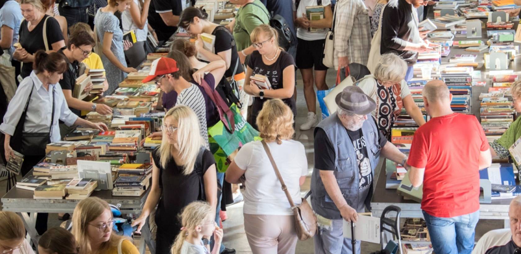 Kiermasz książek w Bibliotece Elbląskiej (fot. UM Elbląg)