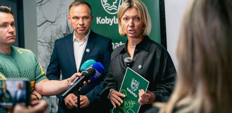 Konferencja prasowa burmistrz Kobylnicy Anny Glinieckiej-Woś (fot. Radio Gdańsk/Łukasz Kosik)