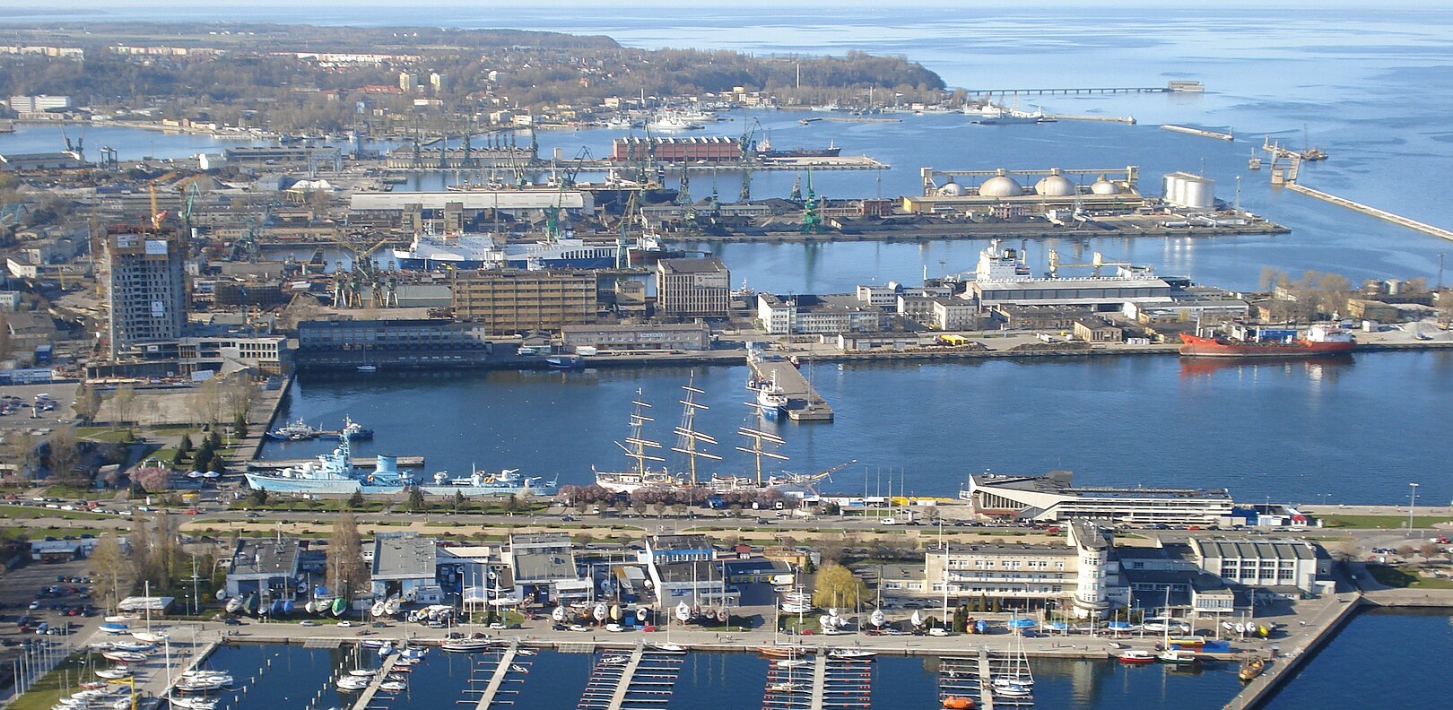 Port Gdynia (fot. Wikimedia Commons/Joymaster)