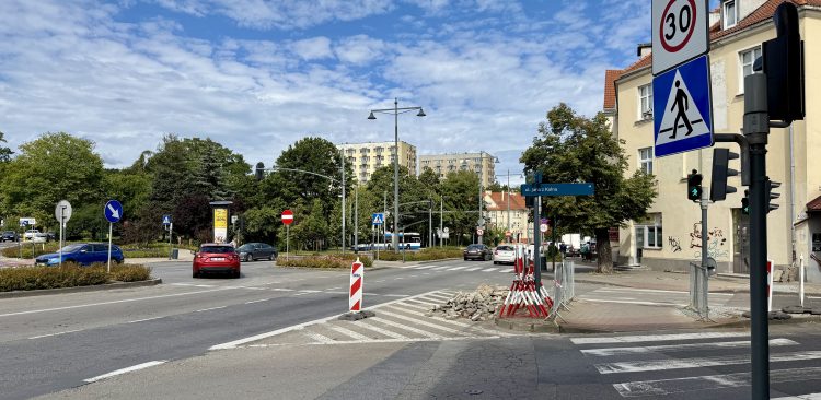 Skrzyżowanie al. Niepodległości z ul. Jana z Kolna (fot. UM