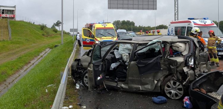 Wypadek w Gdyni, 30.08.2025 r. (fot. Miejska Stacja Pogotowia Ratunkowego w Gdyni)