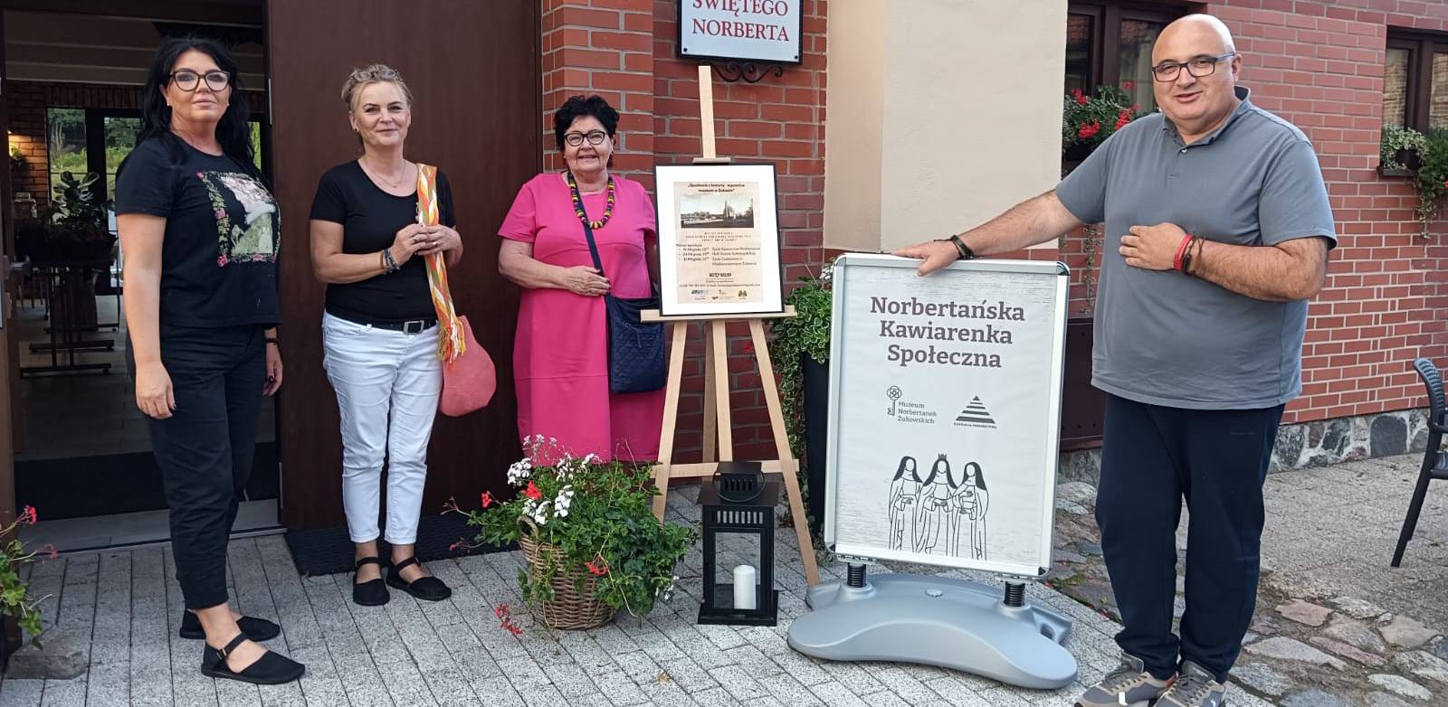 Norbertańska Kawiarenka Społeczna w Żukowie (fot. Radio Gdańsk/Gracjana Pòtrëkùs)