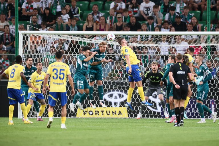 Ryoya Morishita (C-L), Radovan Pankov (C) oraz Micha³ Marcjanik (fot. PAP/Leszek Szymański)