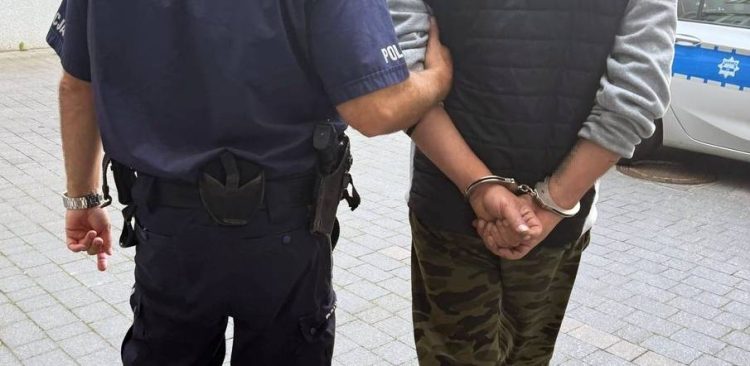 Zatrzymany, który groził policjantom w Gdańsku bronią hukową (fot. KWP w Gdańsku)