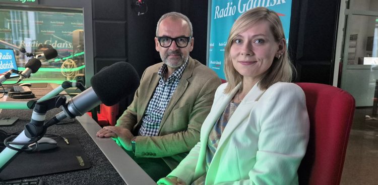 Prof. Piotr Stepnowski i Marta Szaszkiewicz-Sawa (fot. Radio Gdańsk/Joanna Matuszewska)