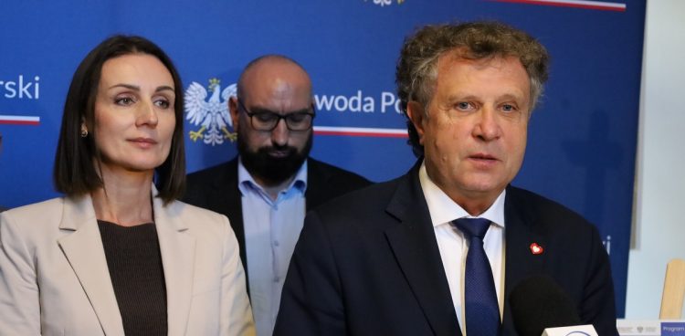 Wojewoda pomorska Beata Rutkiewicz i wiceminister funduszy i polityki regionalnej Jacek Karnowski (fot. Pomorski Urząd Wojewódzki)
