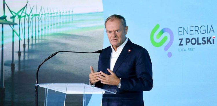 Premier Donald Tusk podczas Forum dostawców polskiej energetyki wiatrowej ”Energia z Polski - Local First (fot. Kancelaria Prezesa Rady Ministrów)