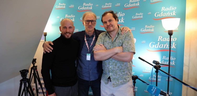 Aktor Józef Pawłowski, redaktor Tomasz Żółtowski i reżyser Bartosz Paduch na 50. FPFF w Gdyni, 25.09.2025 r. (fot. Radio Gdańsk/Piotr Puchalski)