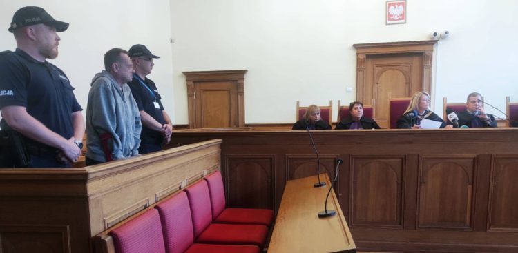 Ogłoszenie wyroku w sprawie zabójstwa listonosza na gdańskiej Zaspie. Sąd Okręgowy w Gdańsku, 16.09.2025 r. (fot. Radio Gdańsk/Mateusz Czerwiński)