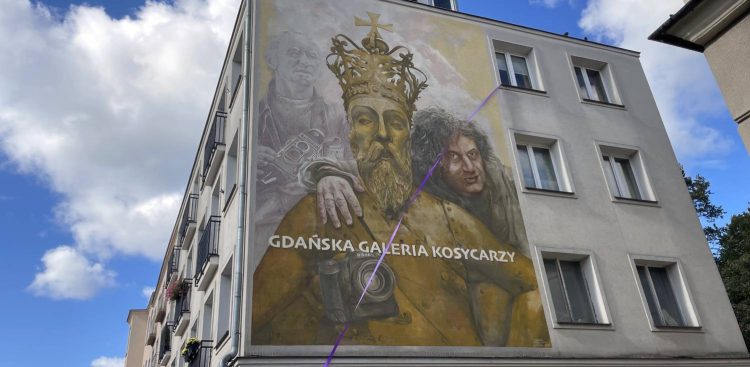 Gdański mural upamiętniający fotoreporterów Zbigniewa i Macieja Kosycarzy (fot. Radio Gdańsk/Tymon Nieśmiałek)