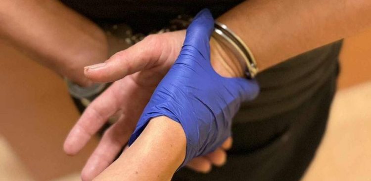 Pijany przyjechał na komisariat w Sopocie, żeby zbadać się alkomatem (fot. KMP w Sopocie)