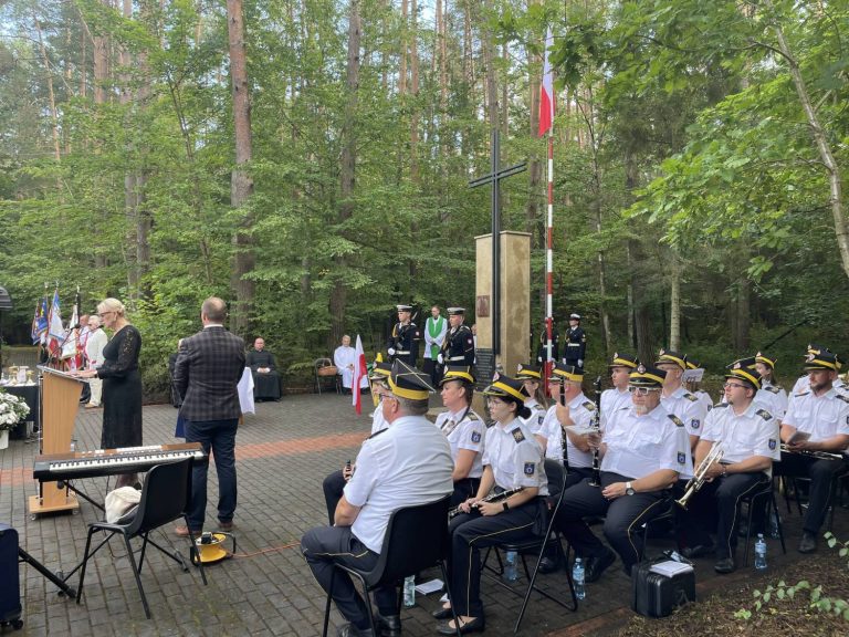 Uroczystości upamiętniające ofiary Marszu Śmierci z obozu koncentracyjnego Stutthof. Rybno, 21.09.2025 r. (fot. Radio Gdańsk/Tymon Nieśmiałek)