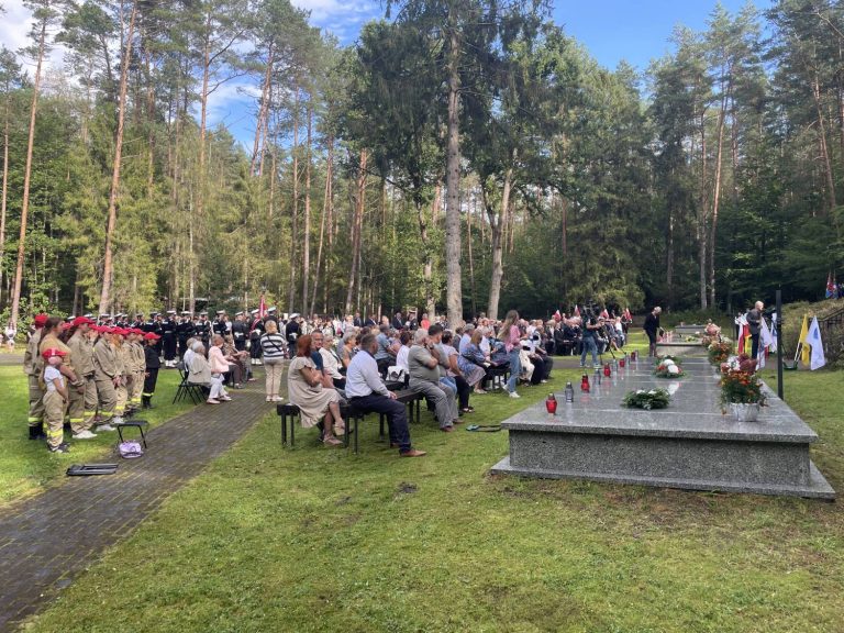Uroczystości upamiętniające ofiary Marszu Śmierci z obozu koncentracyjnego Stutthof. Rybno, 21.09.2025 r. (fot. Radio Gdańsk/Tymon Nieśmiałek)